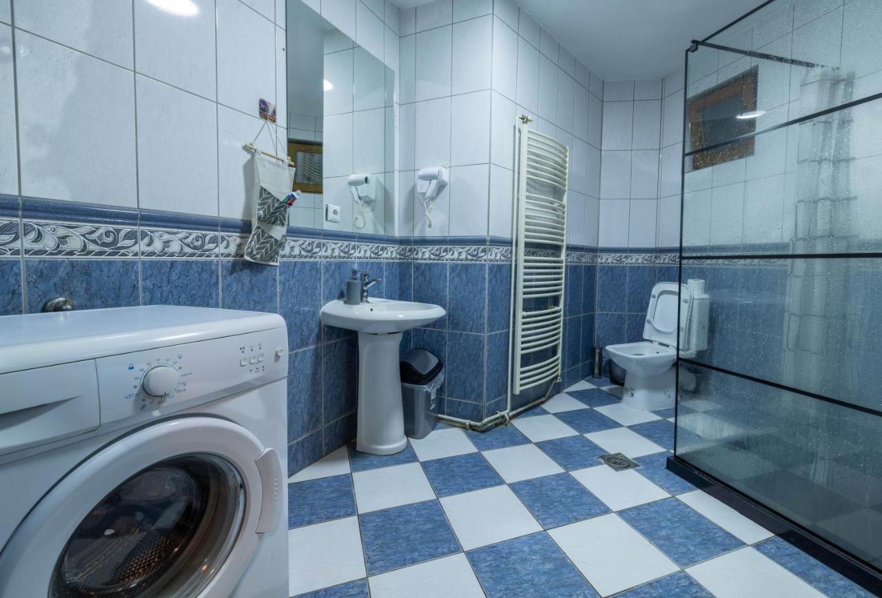 Hostel Prishtina Backpackers พริสตีนา ภายนอก รูปภาพ