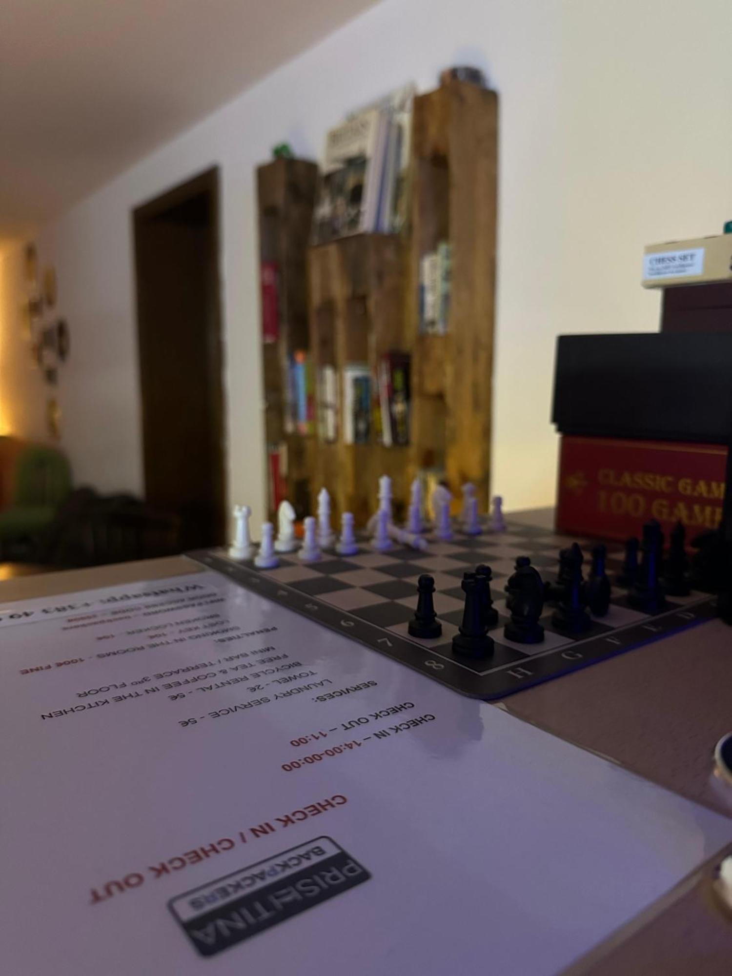 Hostel Prishtina Backpackers พริสตีนา ภายนอก รูปภาพ
